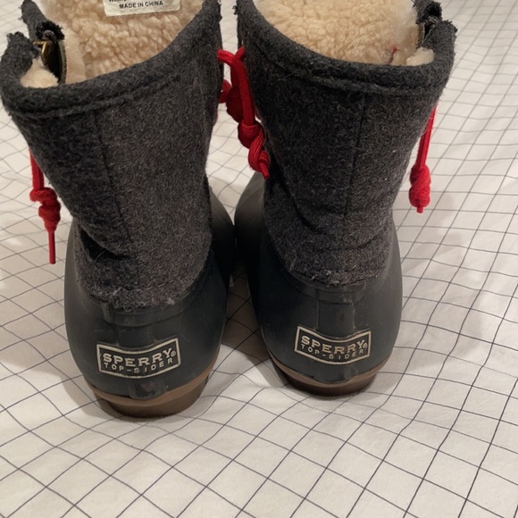 Wonens size 6 Sperry Boots. - Picture 3 of 5